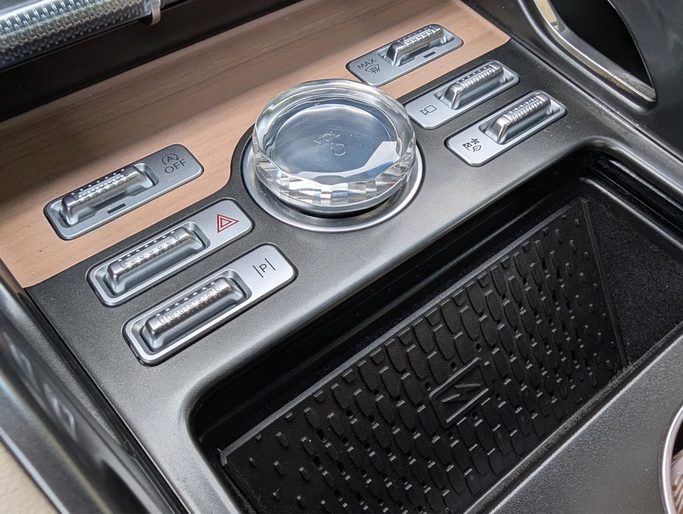 2024 Lincoln Nautilus - Image 23 of 26