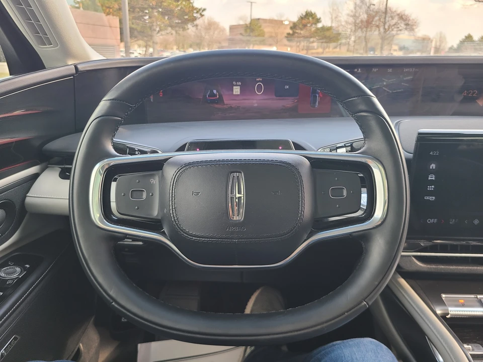 2024 Lincoln Nautilus - Image 25 of 28