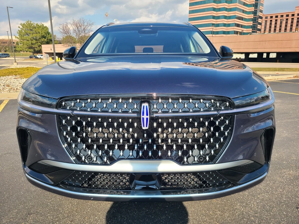 2024 Lincoln Nautilus - Image 8 of 21