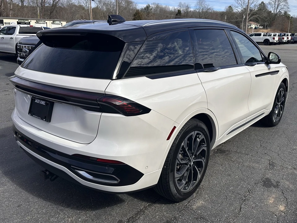 2024 Lincoln Nautilus - Image 6 of 31