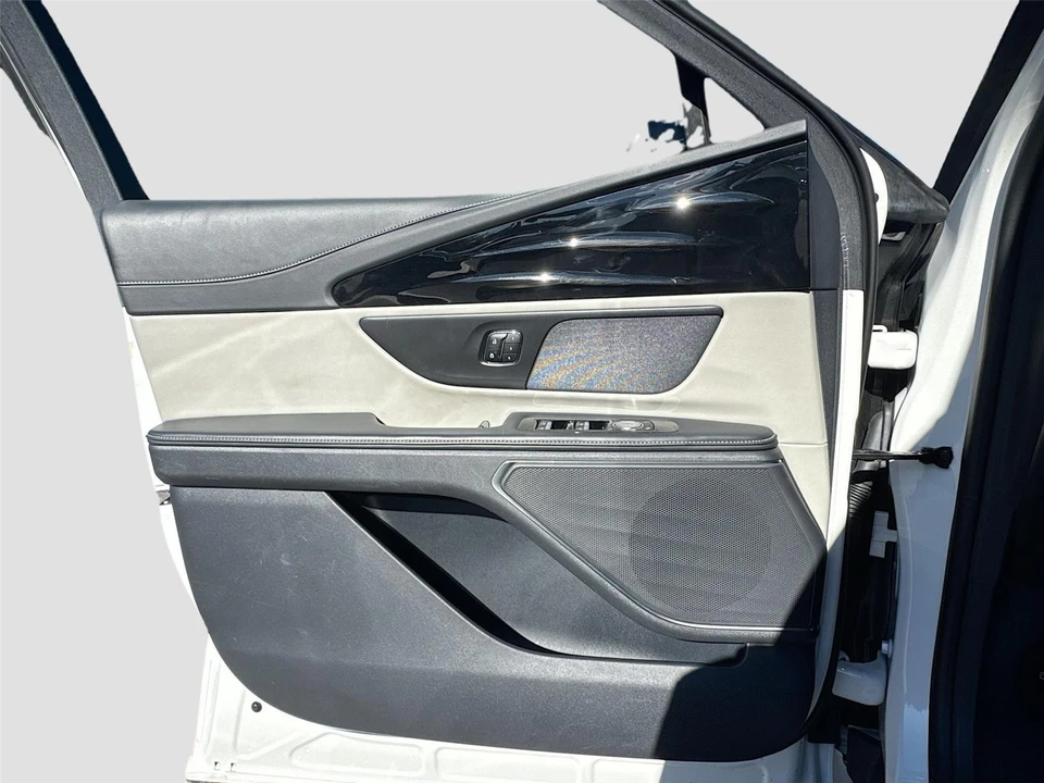 2024 Lincoln Nautilus - Image 18 of 21