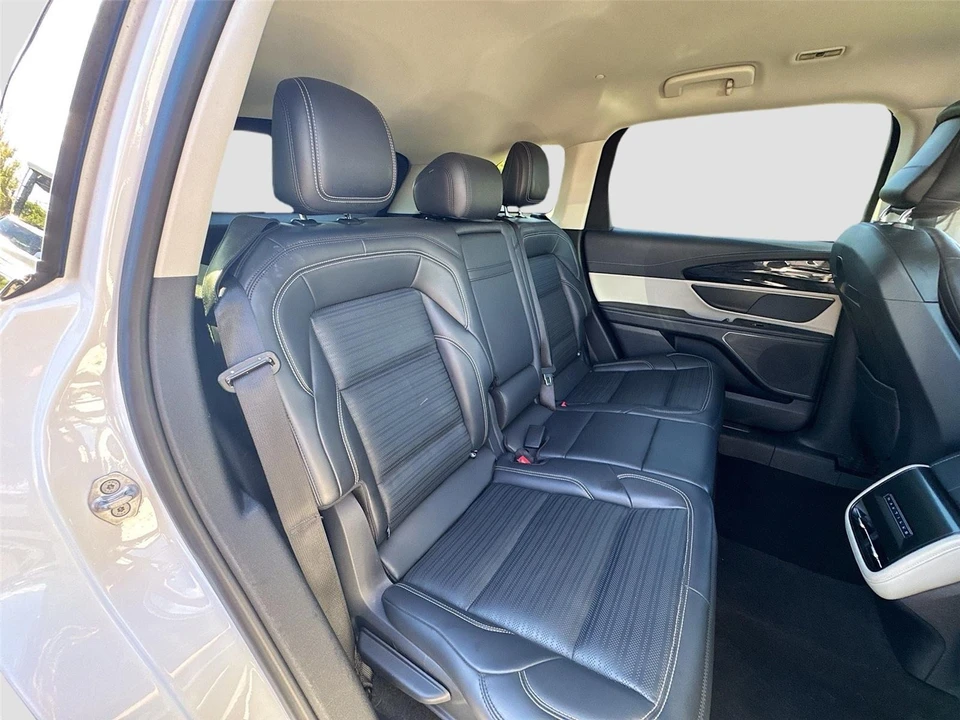 2024 Lincoln Nautilus - Image 27 of 31