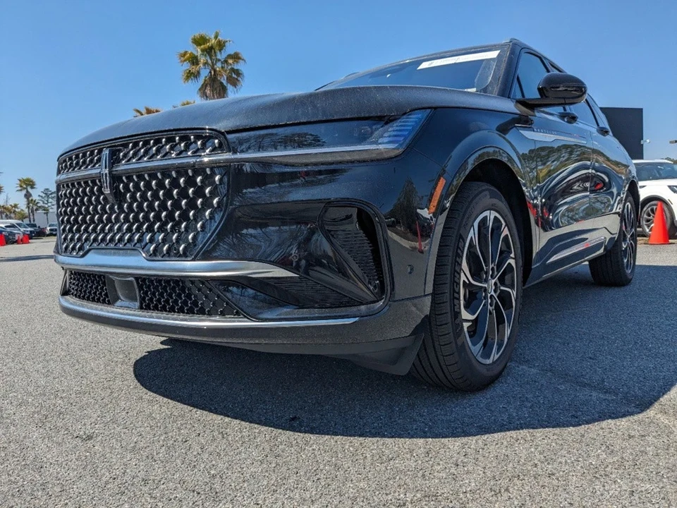 2024 Lincoln Nautilus - Image 8 of 21