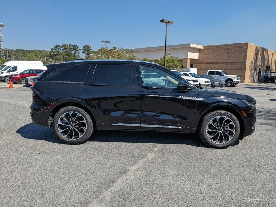2024 Lincoln Nautilus - Image 3 of 21