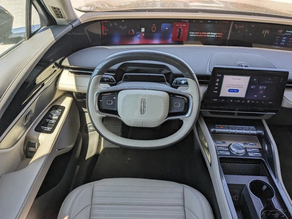 2024 Lincoln Nautilus - Image 18 of 21