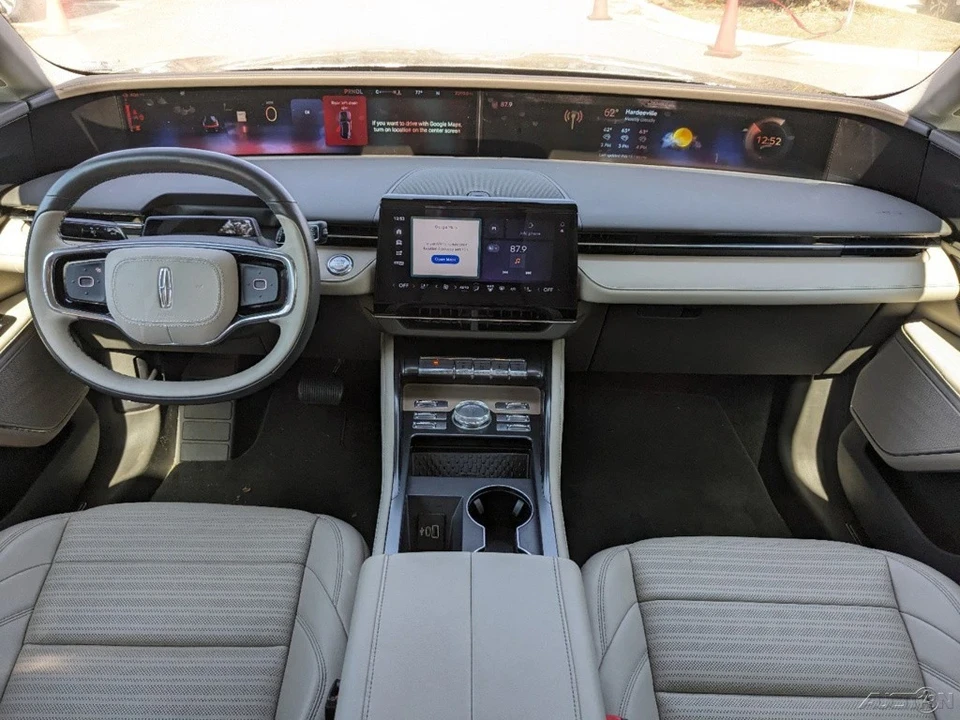 2024 Lincoln Nautilus - Image 17 of 21
