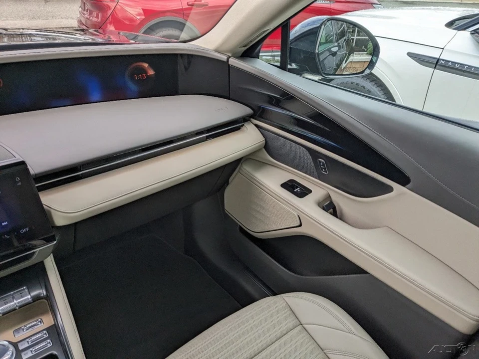 2024 Lincoln Nautilus - Image 18 of 21