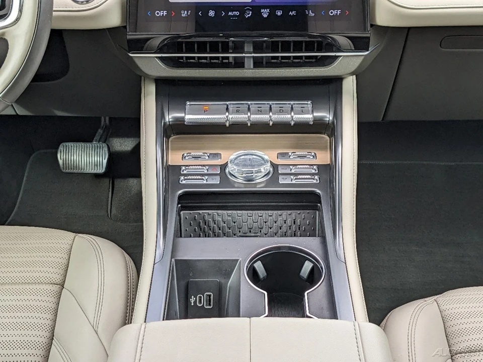 2024 Lincoln Nautilus - Image 20 of 21