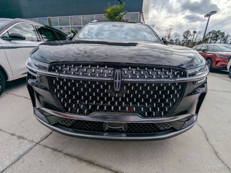 2024 Lincoln Nautilus - Image 8 of 21