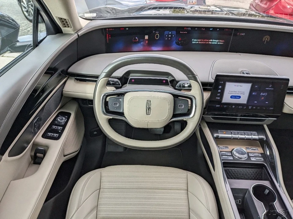 2024 Lincoln Nautilus - Image 17 of 21