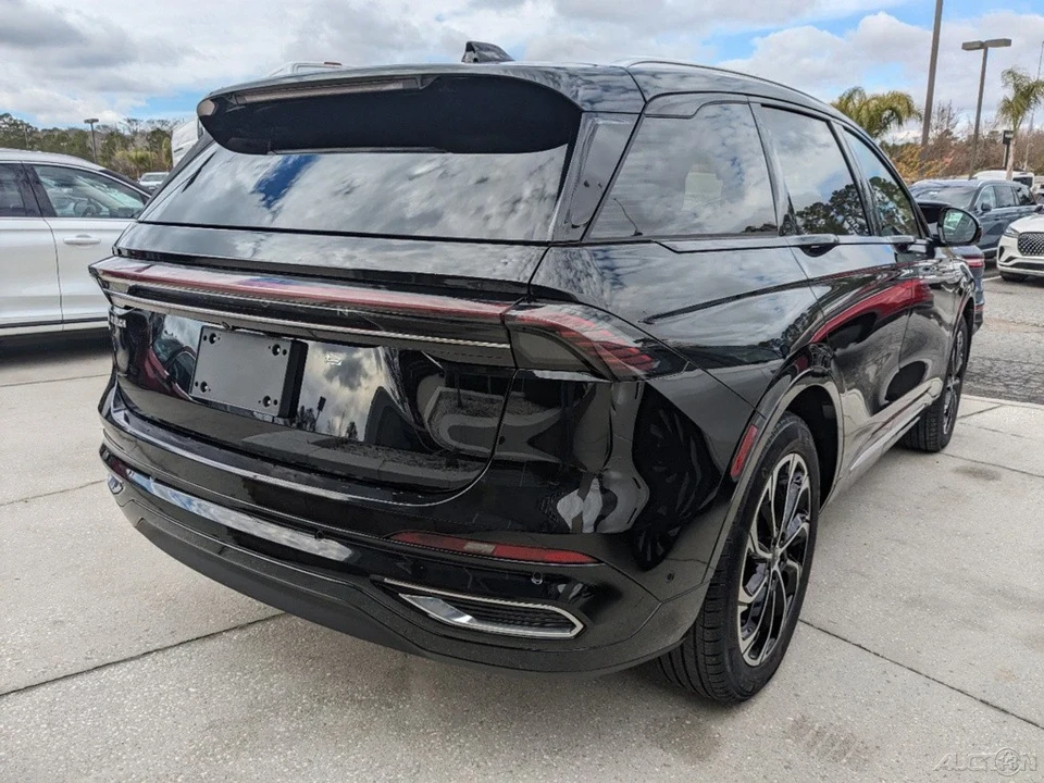 2024 Lincoln Nautilus - Image 3 of 21