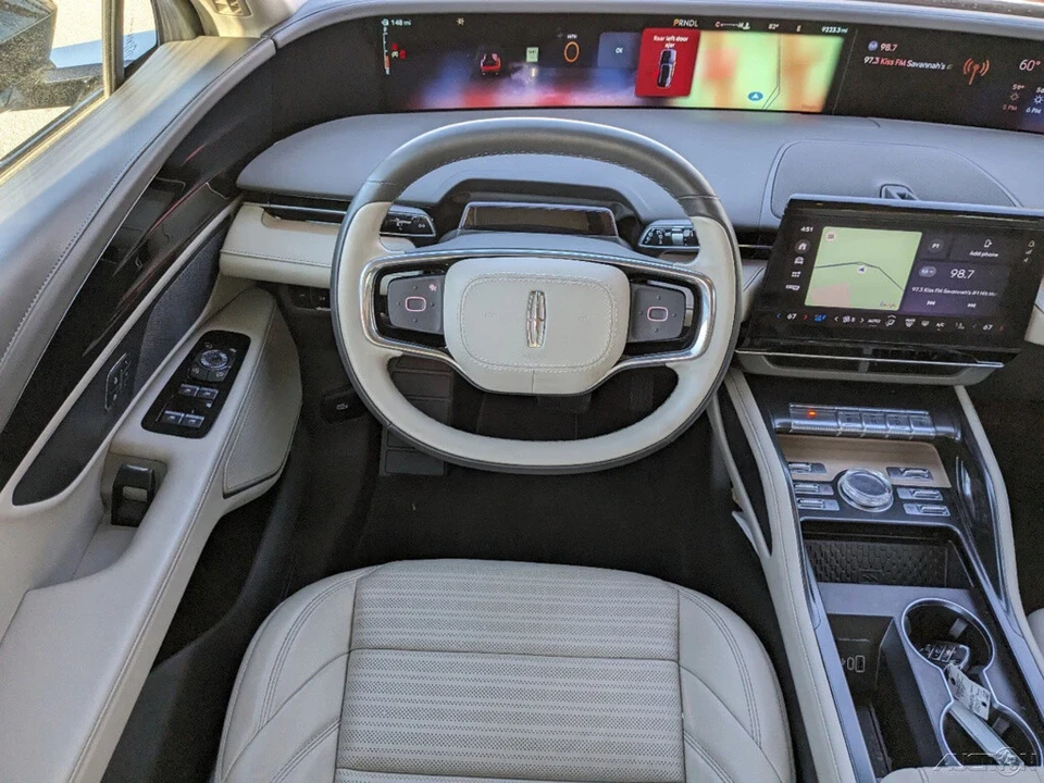 2024 Lincoln Nautilus - Image 18 of 21