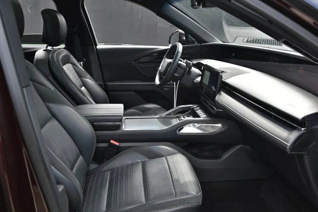 2024 Lincoln Nautilus - Image 21 of 27