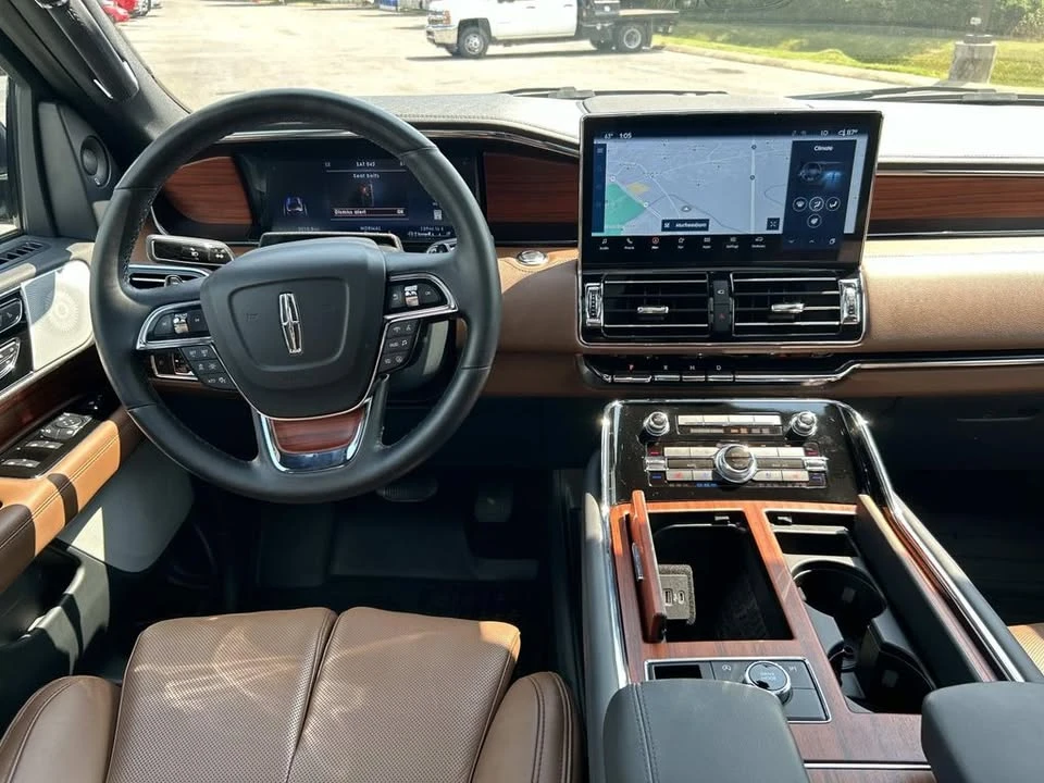 2024 Lincoln Navigator 4th Gen - Image 17 of 20