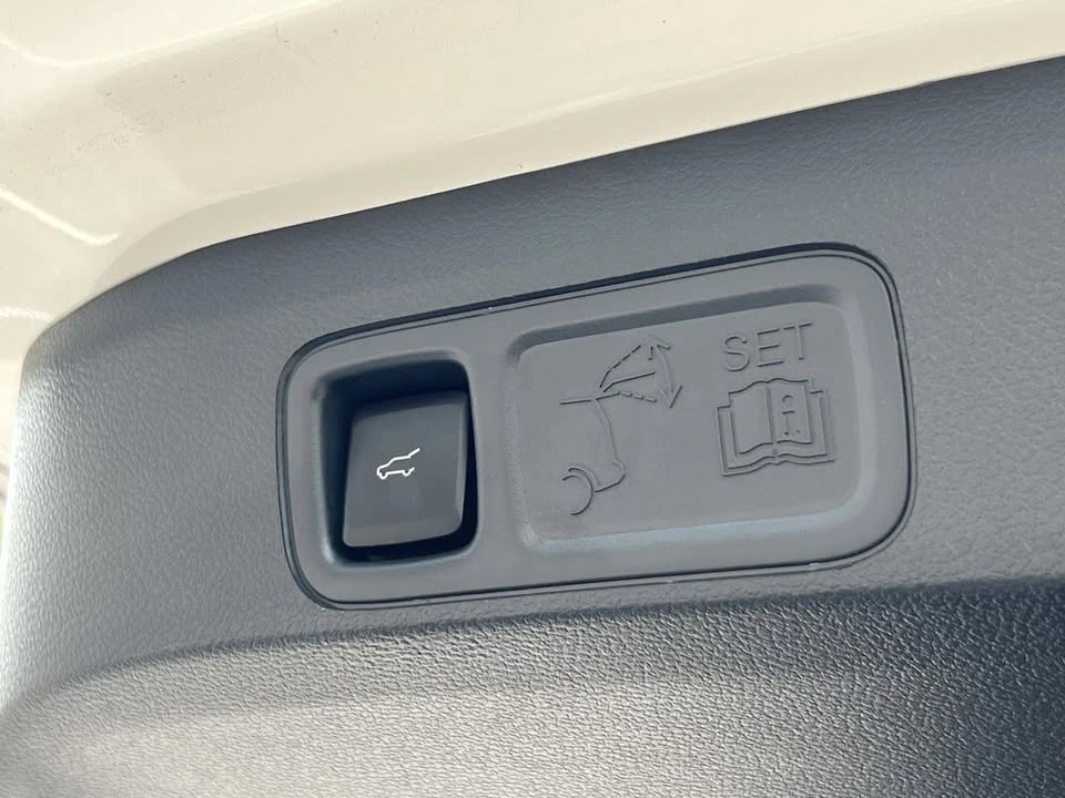 2024 Lincoln Navigator 4th Gen - Image 13 of 20