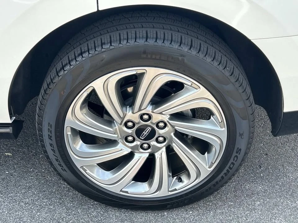 2024 Lincoln Navigator 4th Gen - Image 14 of 20