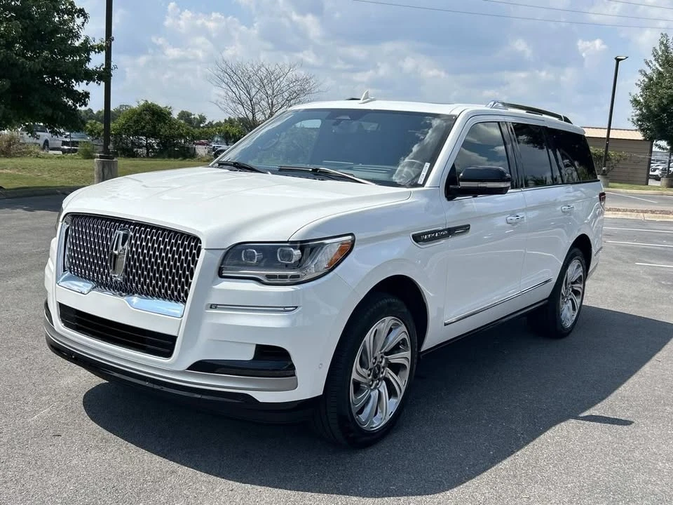 2024 Lincoln Navigator 4th Gen - Image 8 of 20
