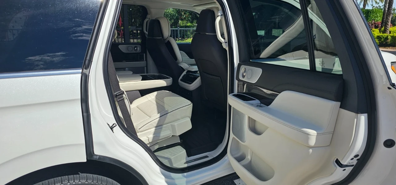2024 Lincoln Navigator 4th Gen - Image 9 of 21