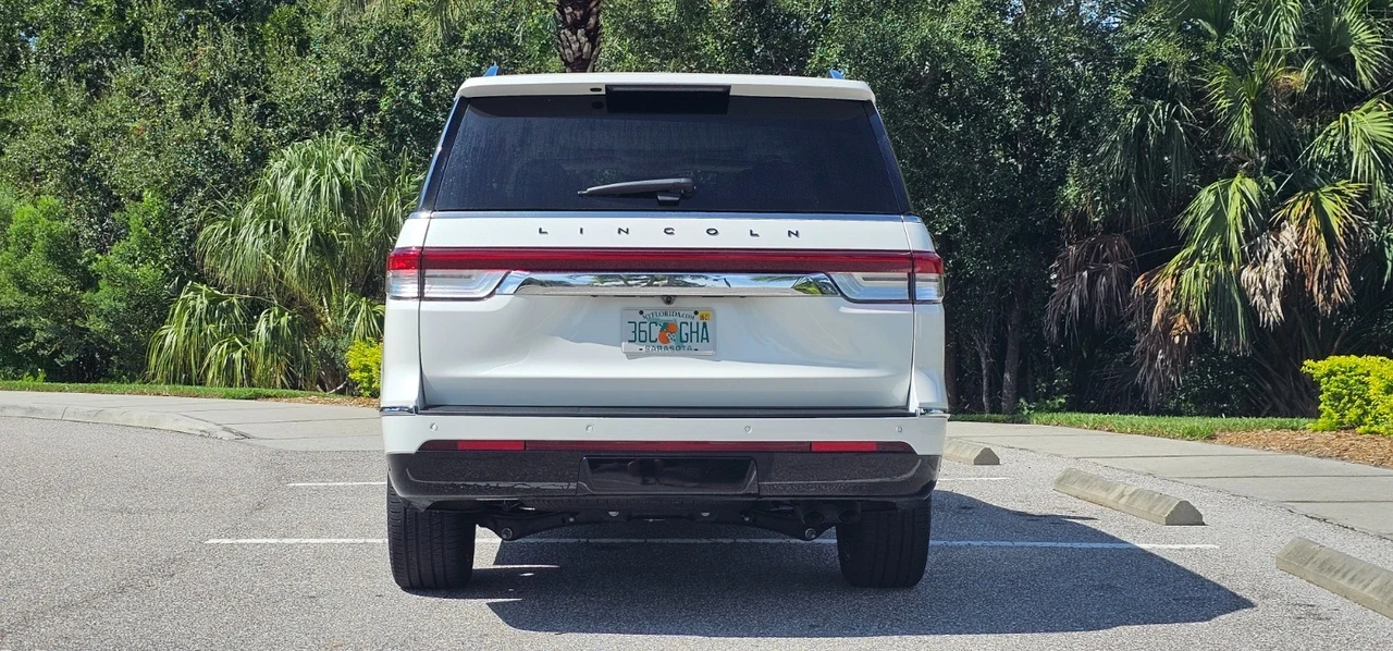 2024 Lincoln Navigator 4th Gen - Image 5 of 21