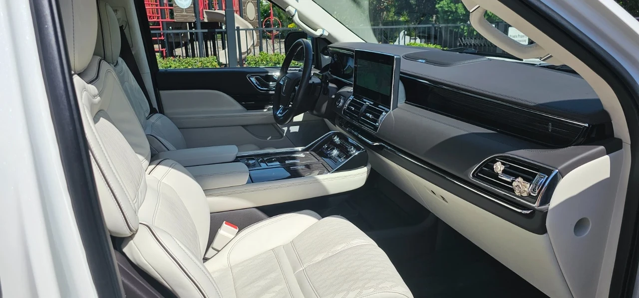 2024 Lincoln Navigator 4th Gen - Image 8 of 21