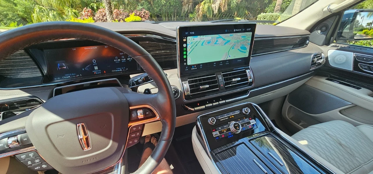 2024 Lincoln Navigator 4th Gen - Image 16 of 21