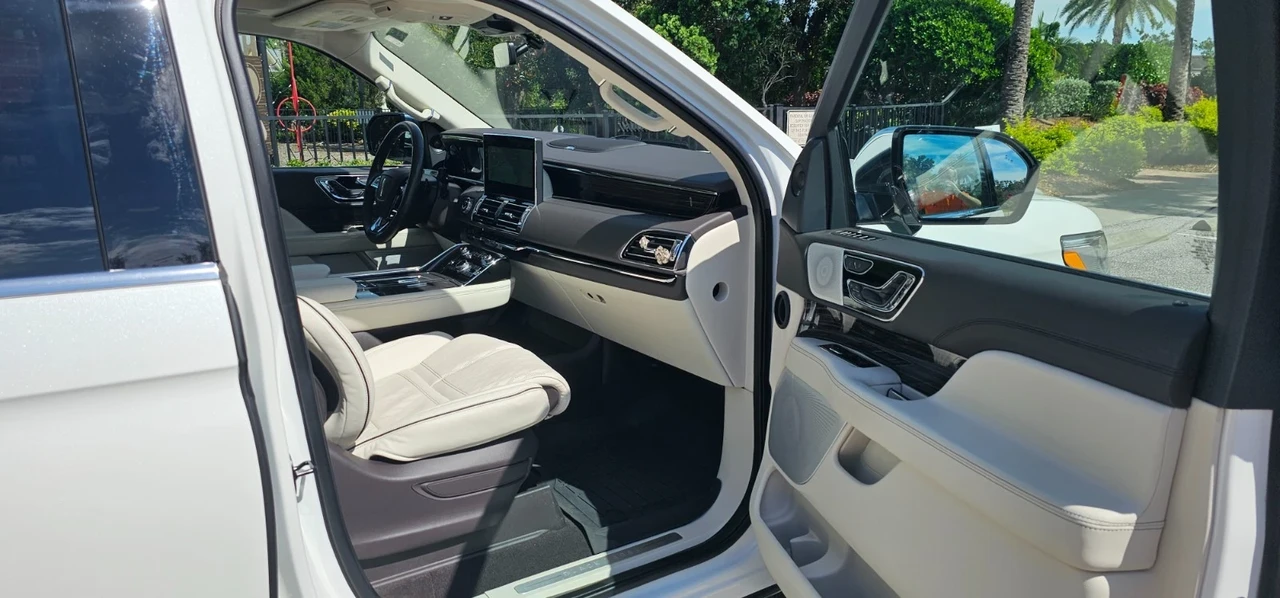 2024 Lincoln Navigator 4th Gen - Image 7 of 21