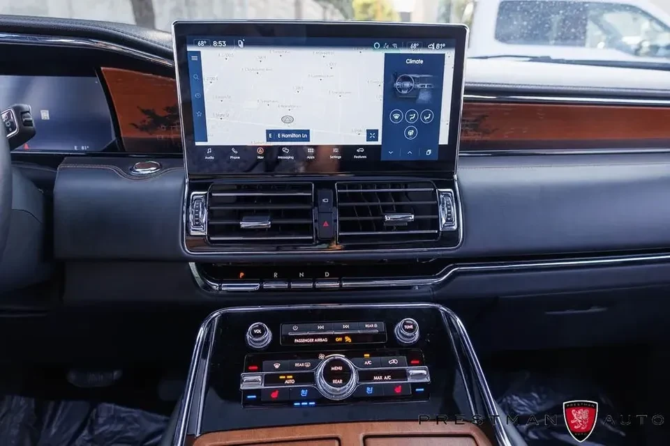 2024 Lincoln Navigator 4th Gen - Image 12 of 20