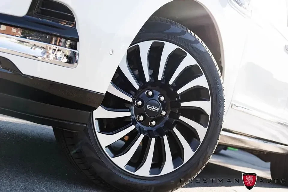 2024 Lincoln Navigator 4th Gen - Image 6 of 20