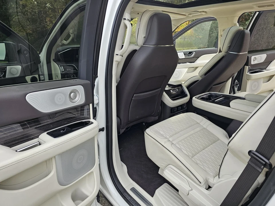 2024 Lincoln Navigator 4th Gen - Image 6 of 21