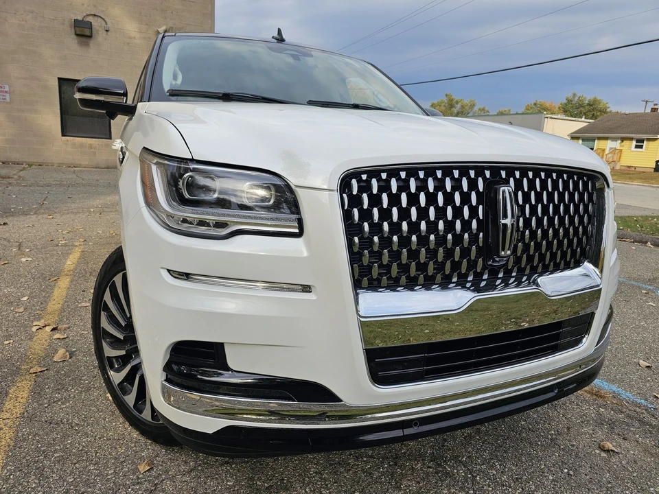 2024 Lincoln Navigator 4th Gen - Image 4 of 21