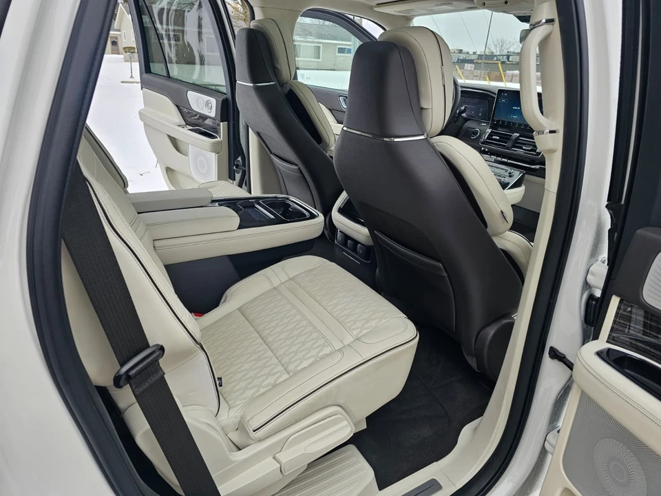 2024 Lincoln Navigator 4th Gen - Image 9 of 21