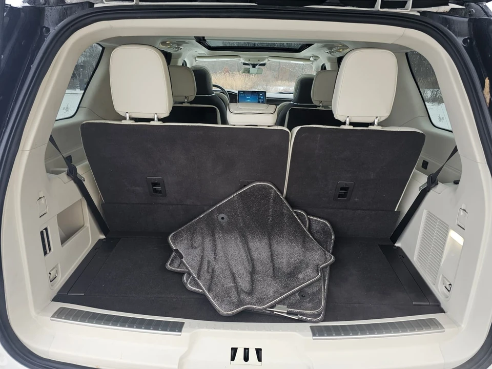 2024 Lincoln Navigator 4th Gen - Image 15 of 21