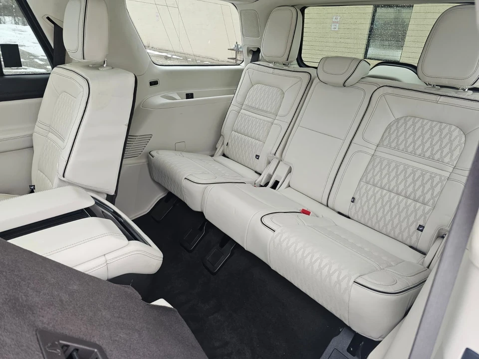 2024 Lincoln Navigator 4th Gen - Image 8 of 21