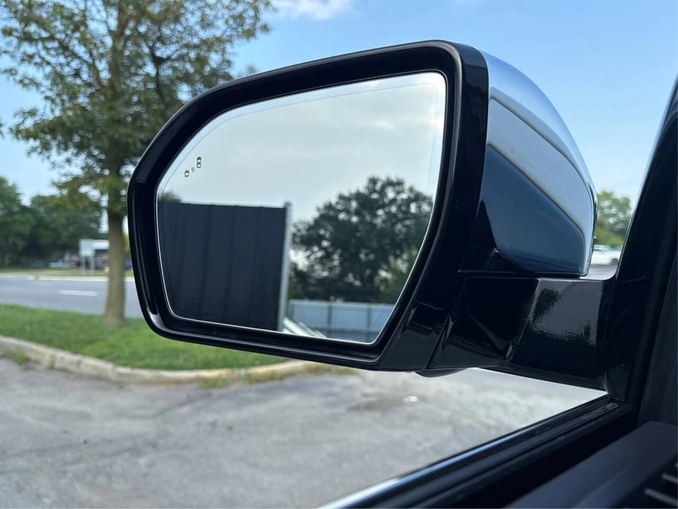 2024 Lincoln Navigator 4th Gen - Image 16 of 21