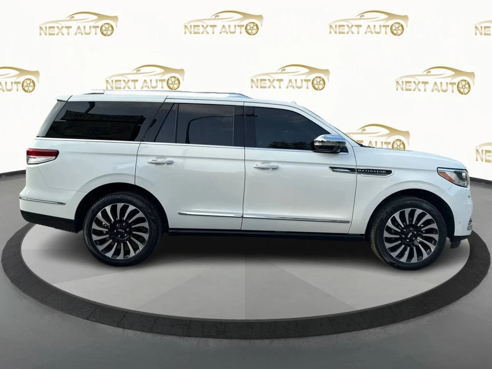 2024 Lincoln Navigator 4th Gen - Image 6 of 21