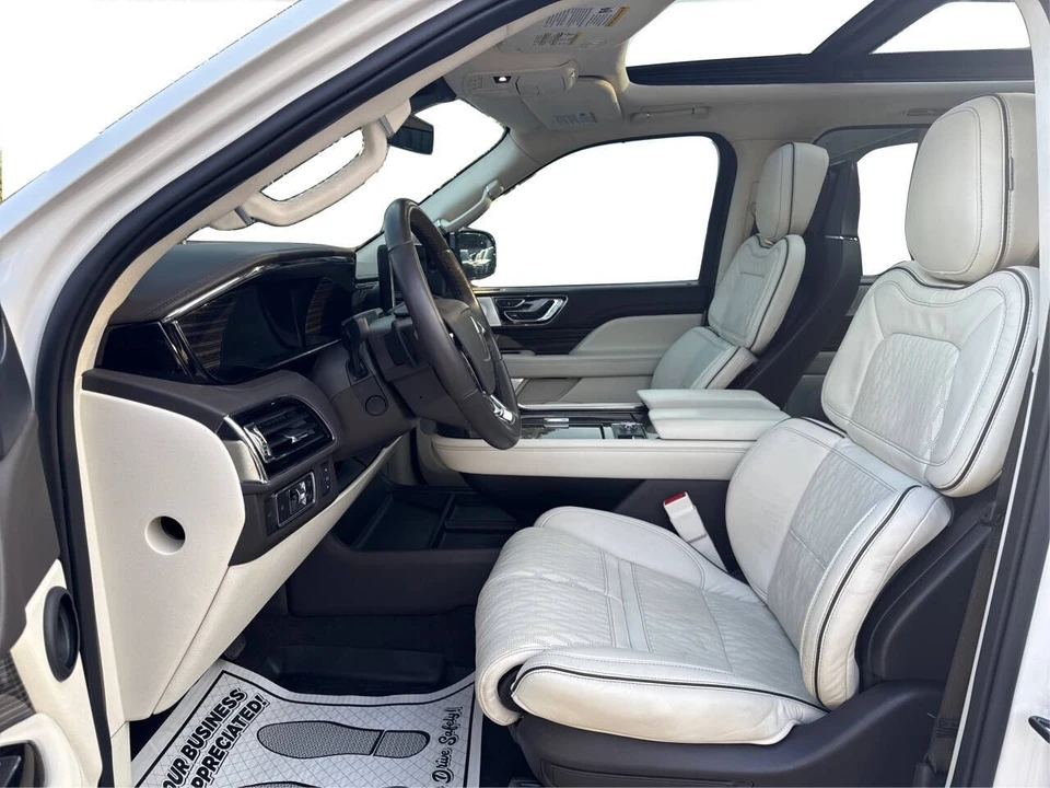 2024 Lincoln Navigator 4th Gen - Image 9 of 21