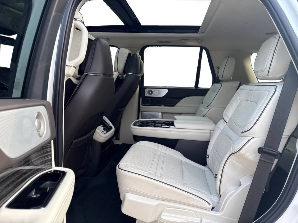 2024 Lincoln Navigator 4th Gen - Image 10 of 21
