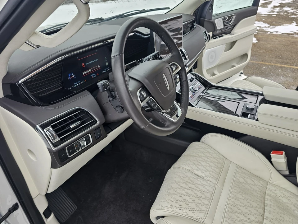 2024 Lincoln Navigator 4th Gen - Image 5 of 21