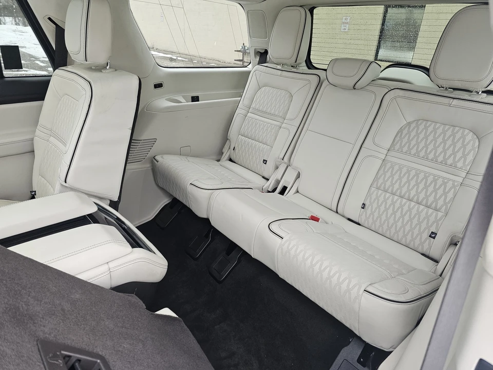 2024 Lincoln Navigator 4th Gen - Image 8 of 21