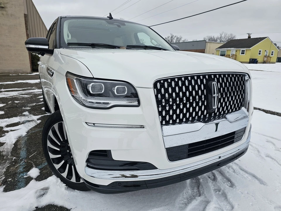 2024 Lincoln Navigator 4th Gen - Image 4 of 21