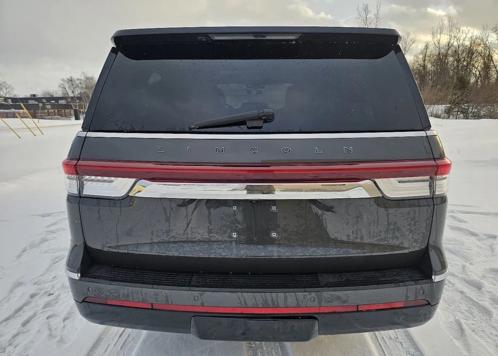 2024 Lincoln Navigator 4th Gen - Image 20 of 21