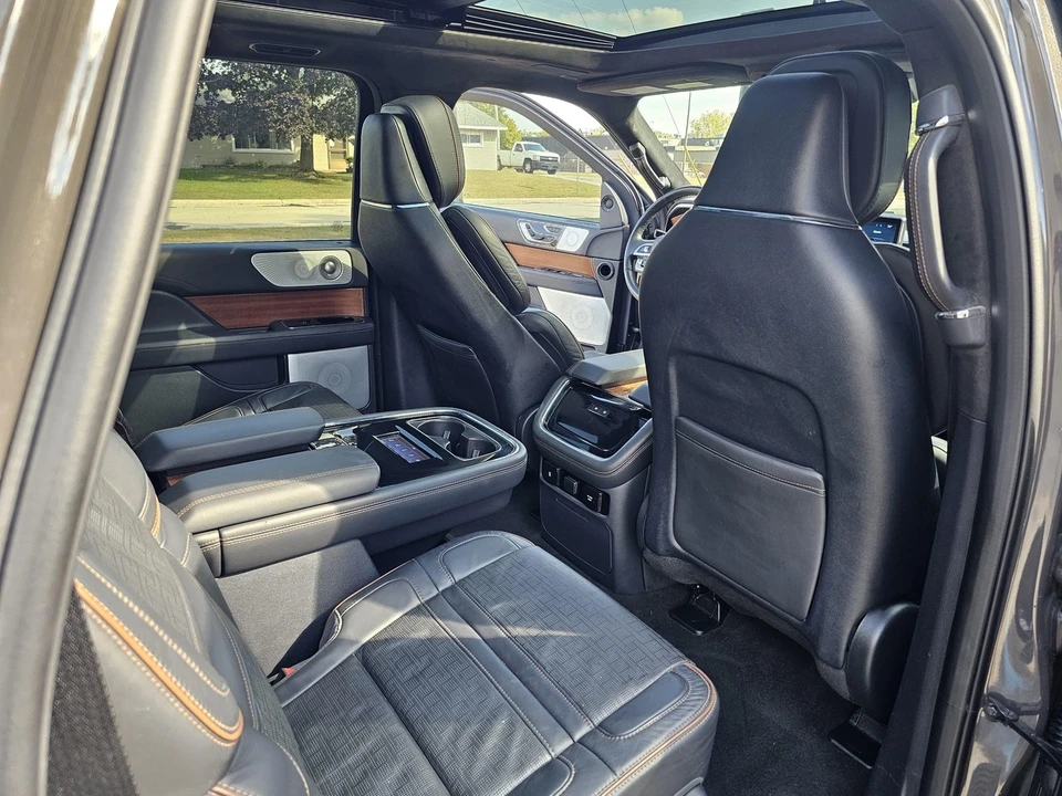 2024 Lincoln Navigator 4th Gen - Image 9 of 21
