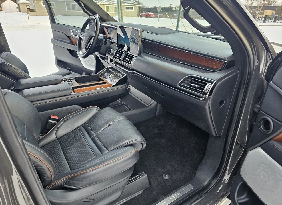 2024 Lincoln Navigator 4th Gen - Image 10 of 21