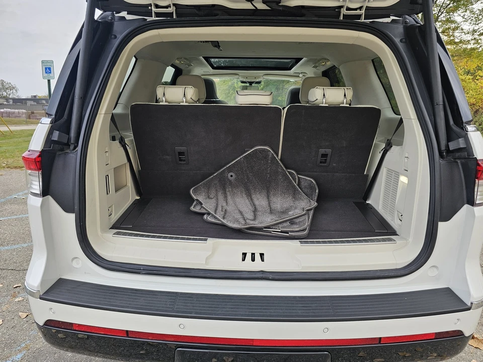 2024 Lincoln Navigator 4th Gen - Image 14 of 21