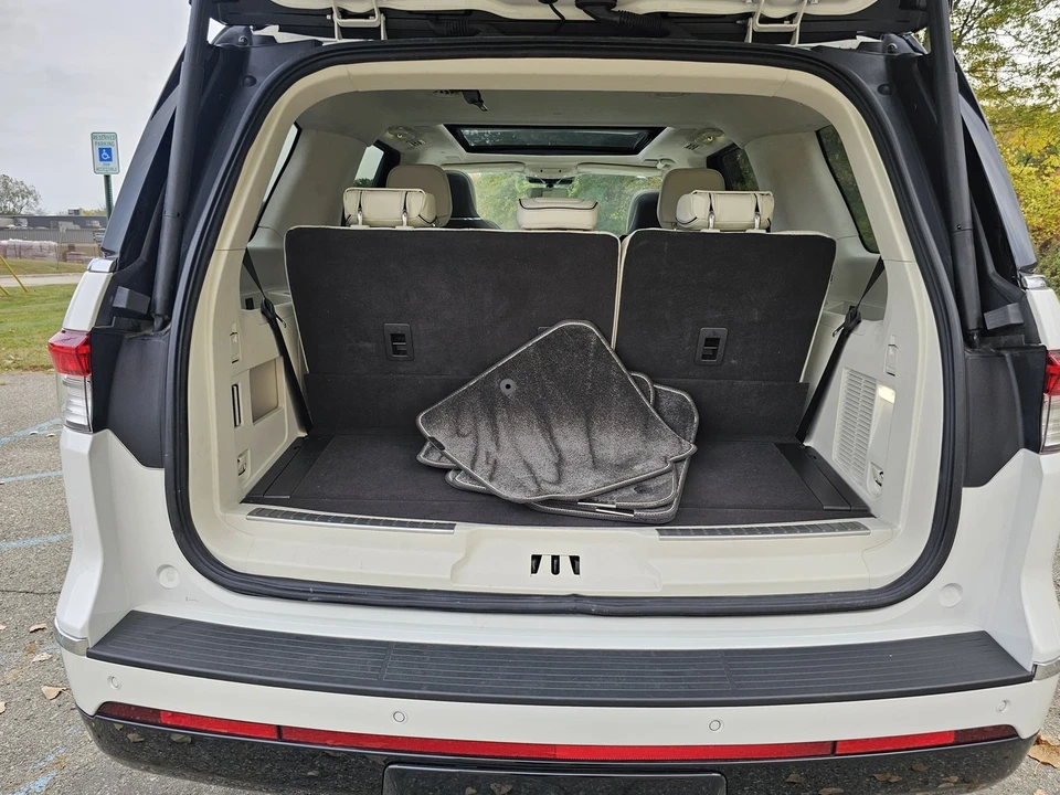 2024 Lincoln Navigator 4th Gen - Image 14 of 21