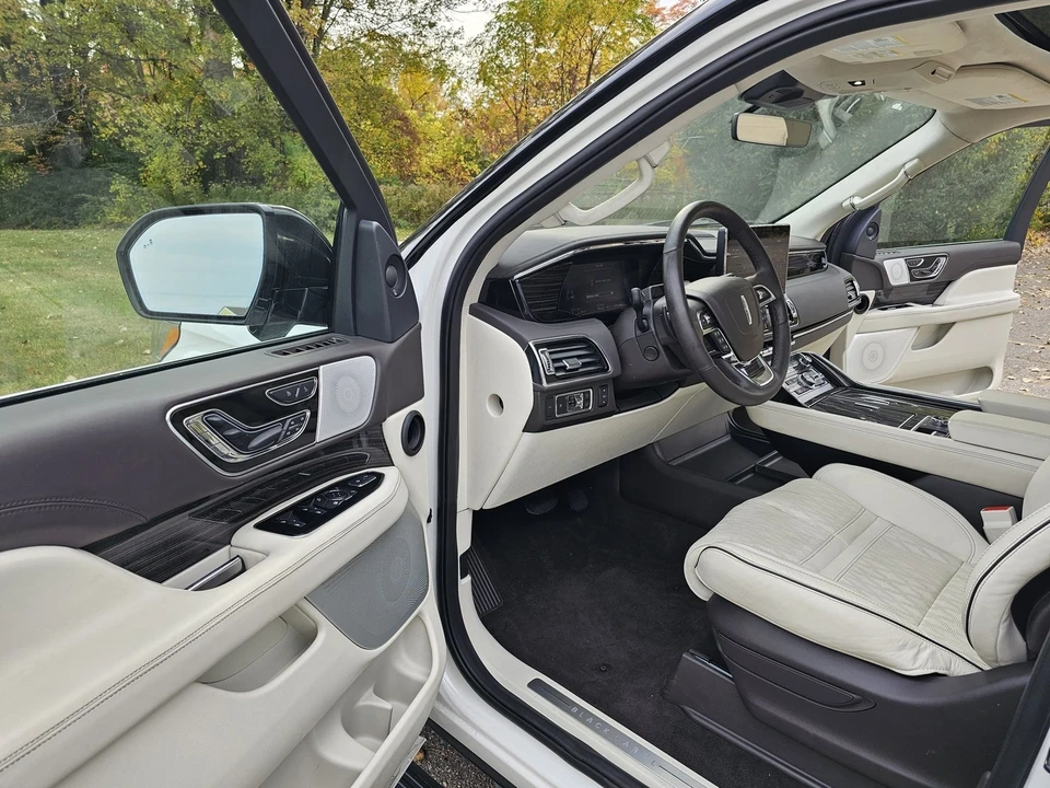 2024 Lincoln Navigator 4th Gen - Image 6 of 21