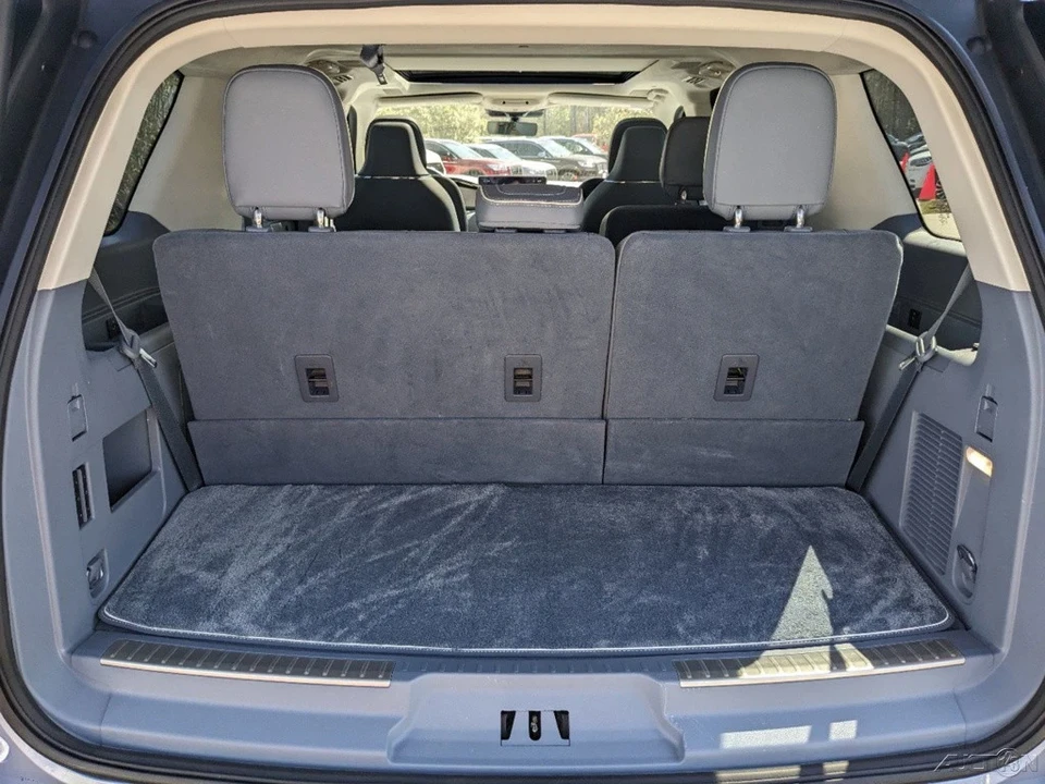 2024 Lincoln Navigator 4th Gen - Image 14 of 21