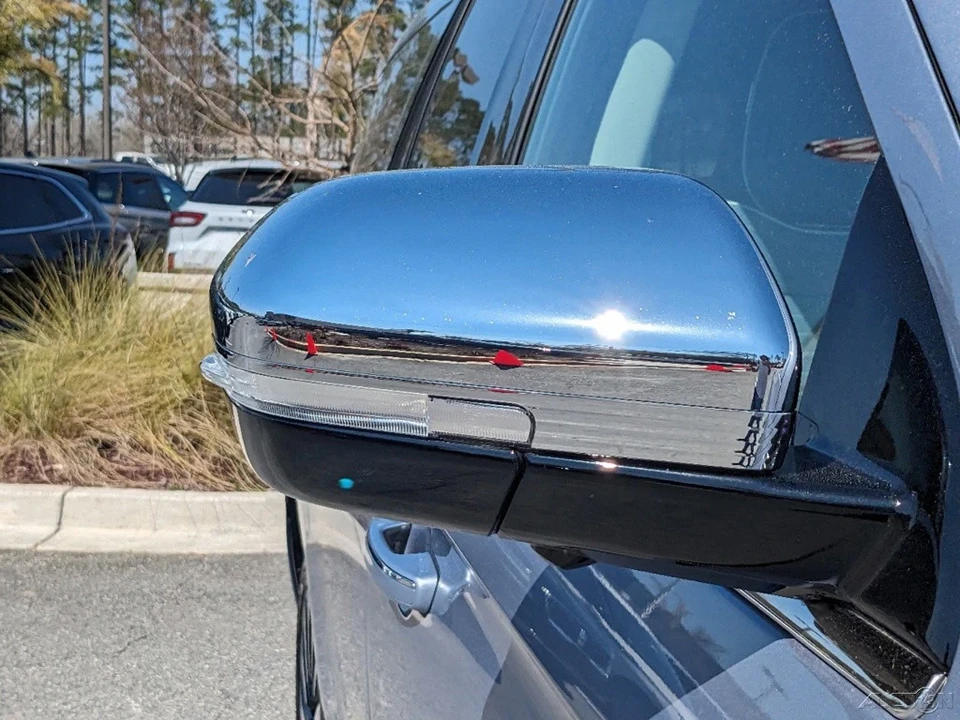 2024 Lincoln Navigator 4th Gen - Image 11 of 21