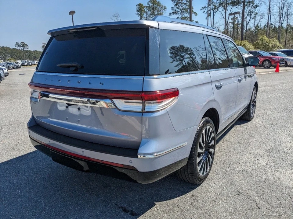 2024 Lincoln Navigator 4th Gen - Image 4 of 21