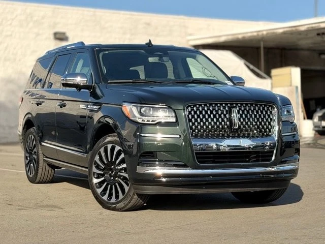2024 Lincoln Navigator 4th Gen - Image 2 of 12